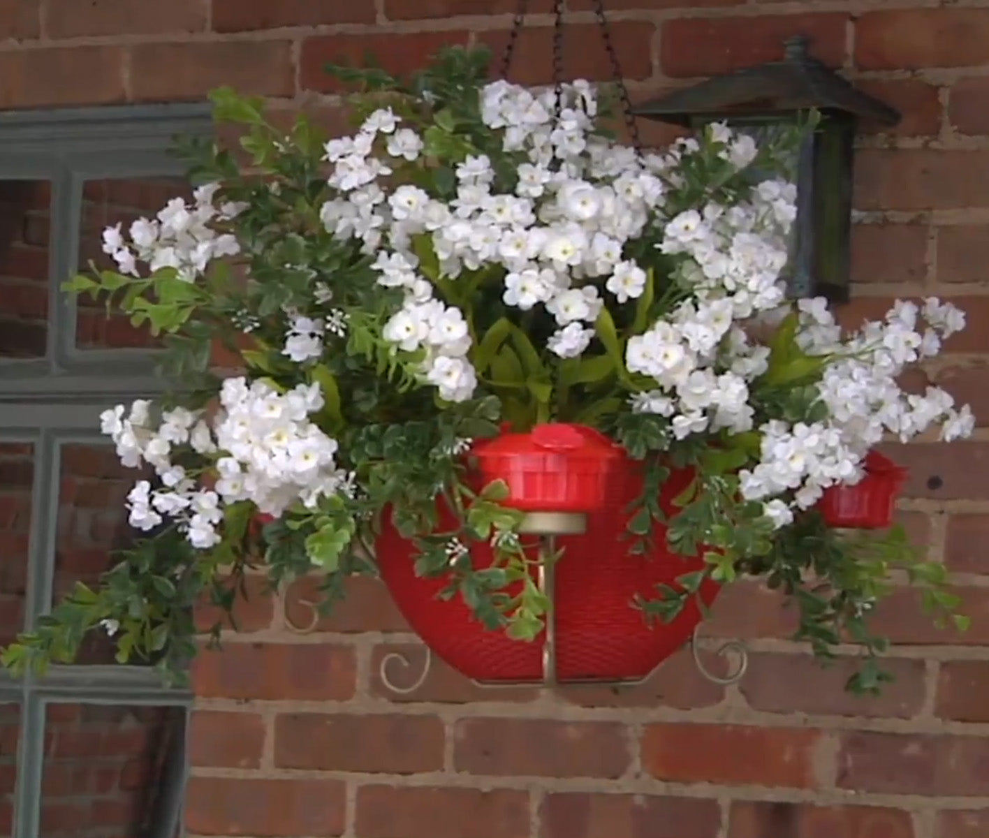 Hanging Planter & 3 Bird Feeders M71058