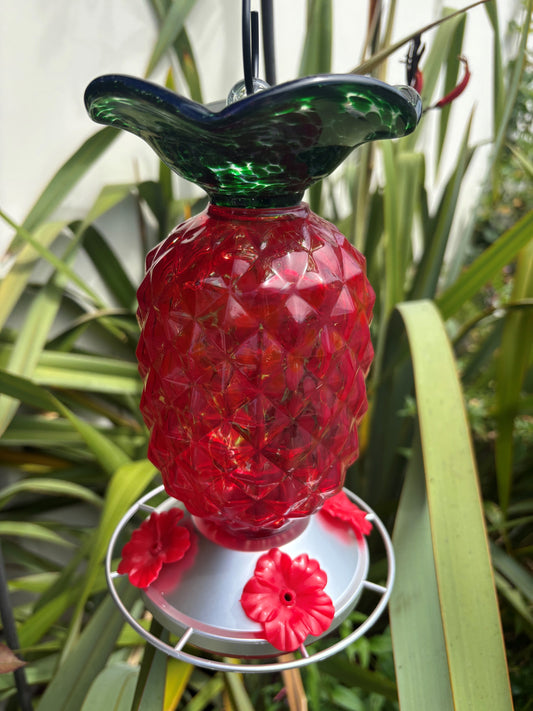 PINEAPPLE HUMMINGBIRD FEEDER WITH BUILT-IN ANT MOAT