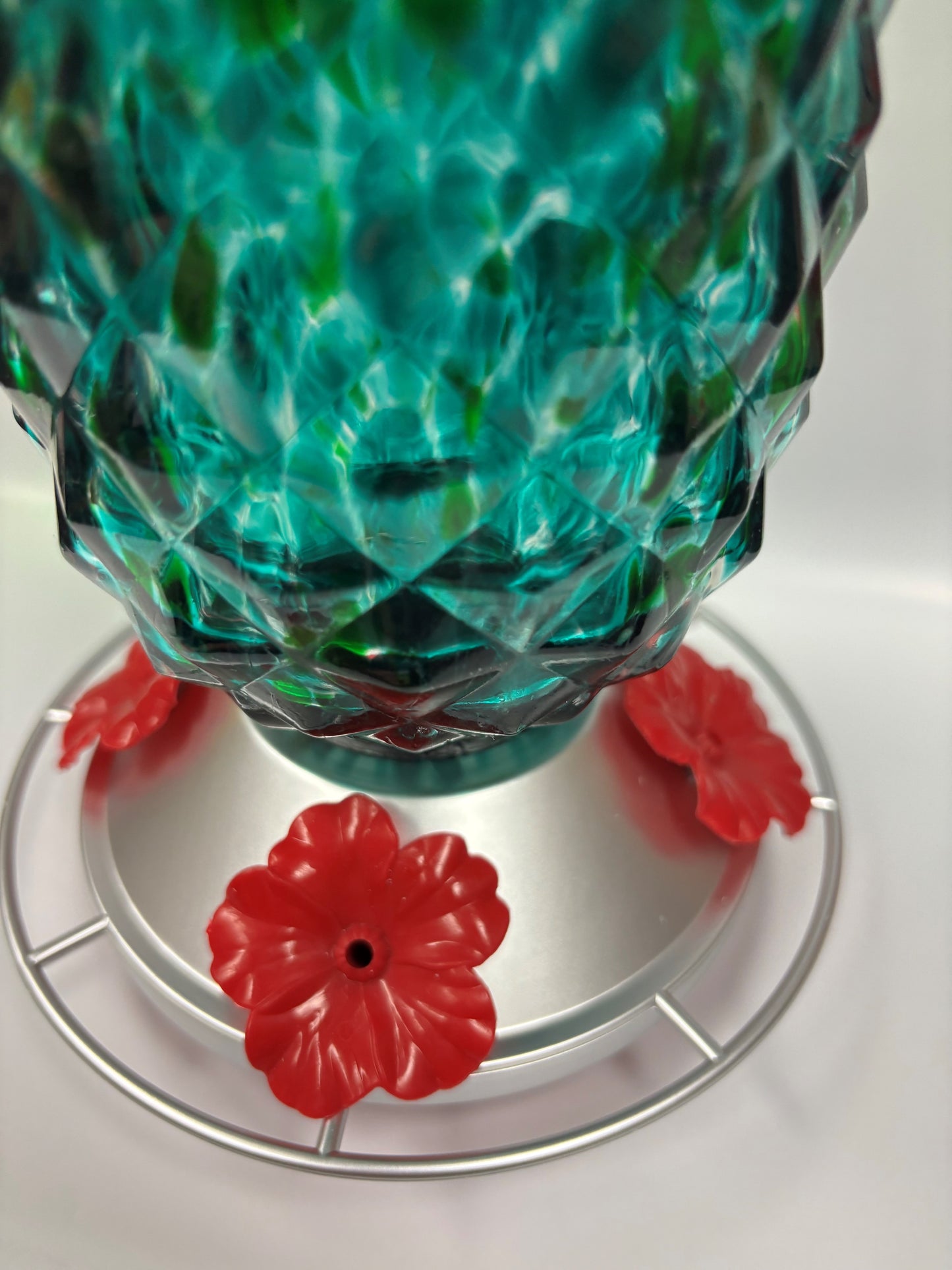 PINEAPPLE HUMMINGBIRD FEEDER WITH BUILT-IN ANT MOAT